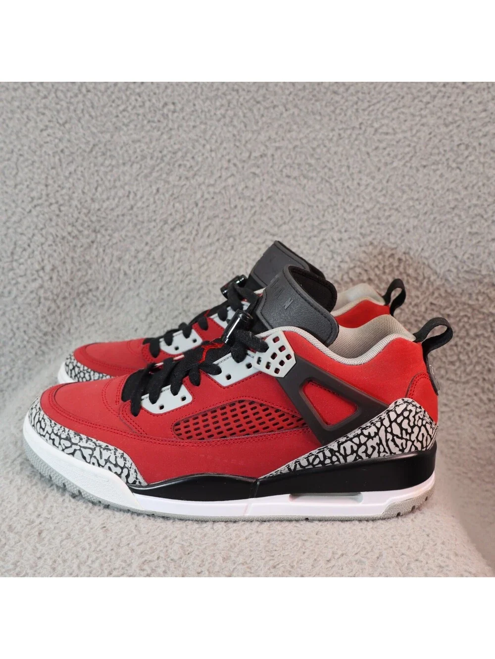 Jordan Spizike Low Toro Men 9.5 Red Black Shoes Bred VGUC